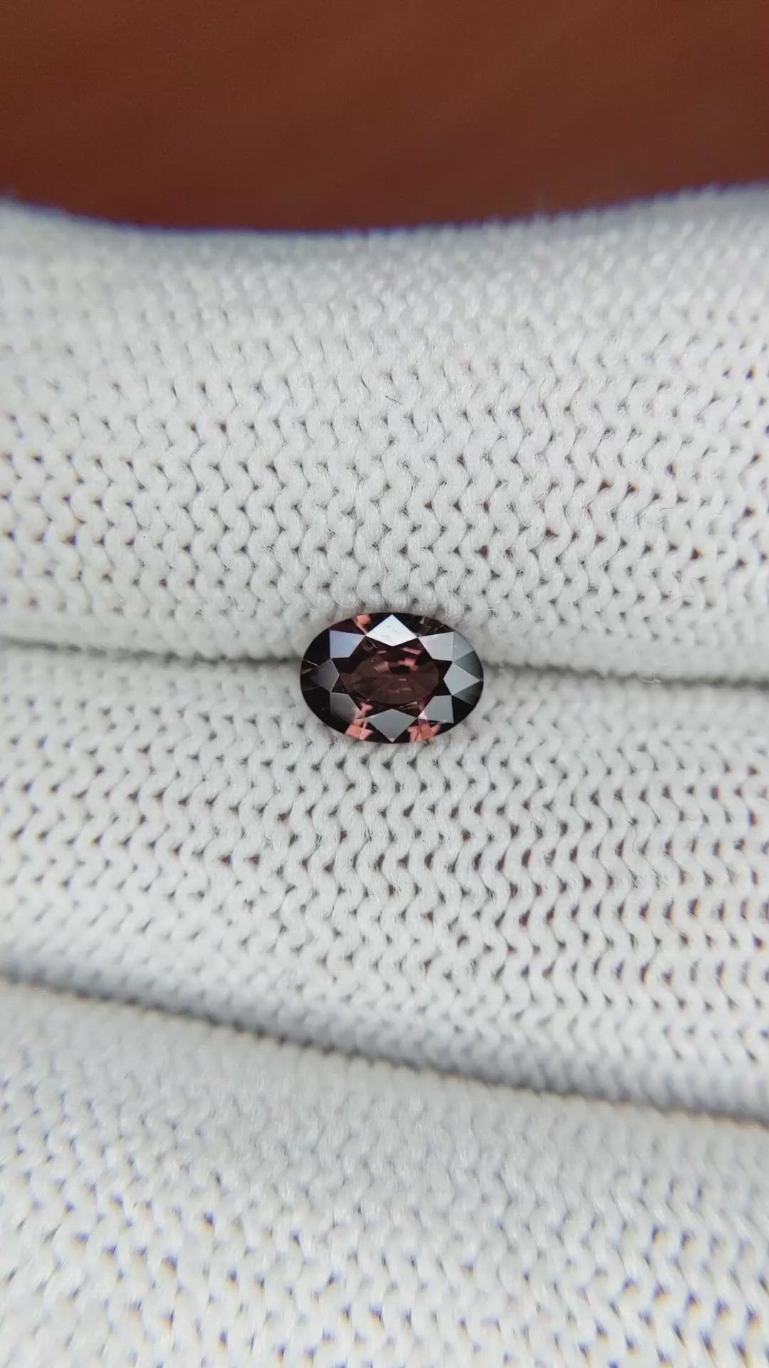 0.89 Ct. Spinel from Ceylon (Sri Lanka) Size Video