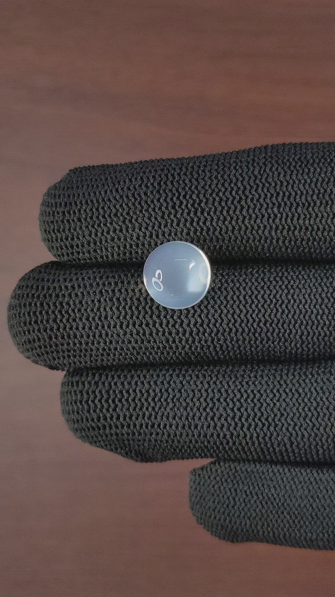 5.66 Ct. Cabochon Moonstone from Ceylon (Sri Lanka) Size Video