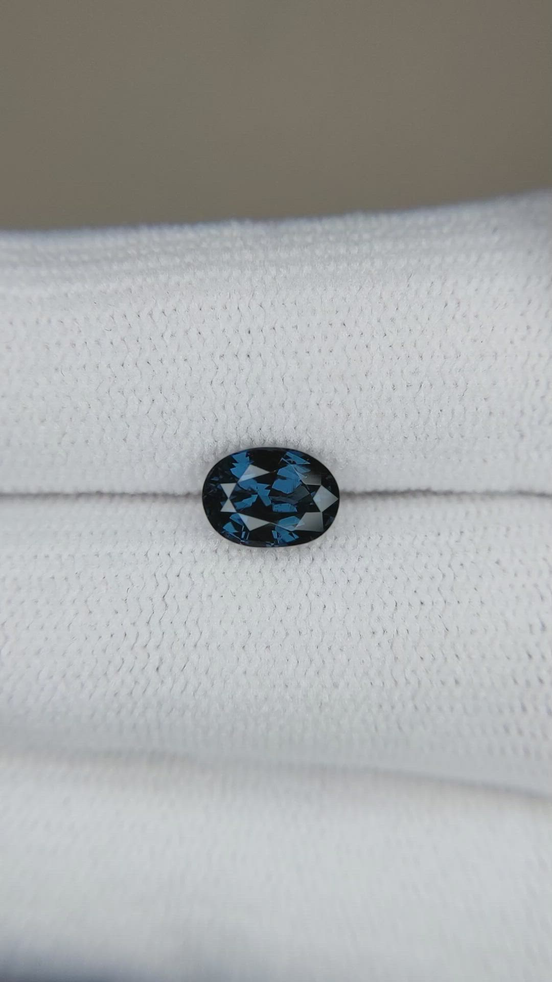 1.07 Ct. Spinel from Ceylon (Sri Lanka) Size Video