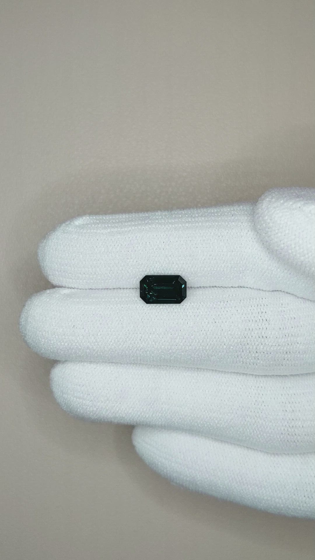 1.71 Ct. Spinel from Ceylon (Sri Lanka) Size Video