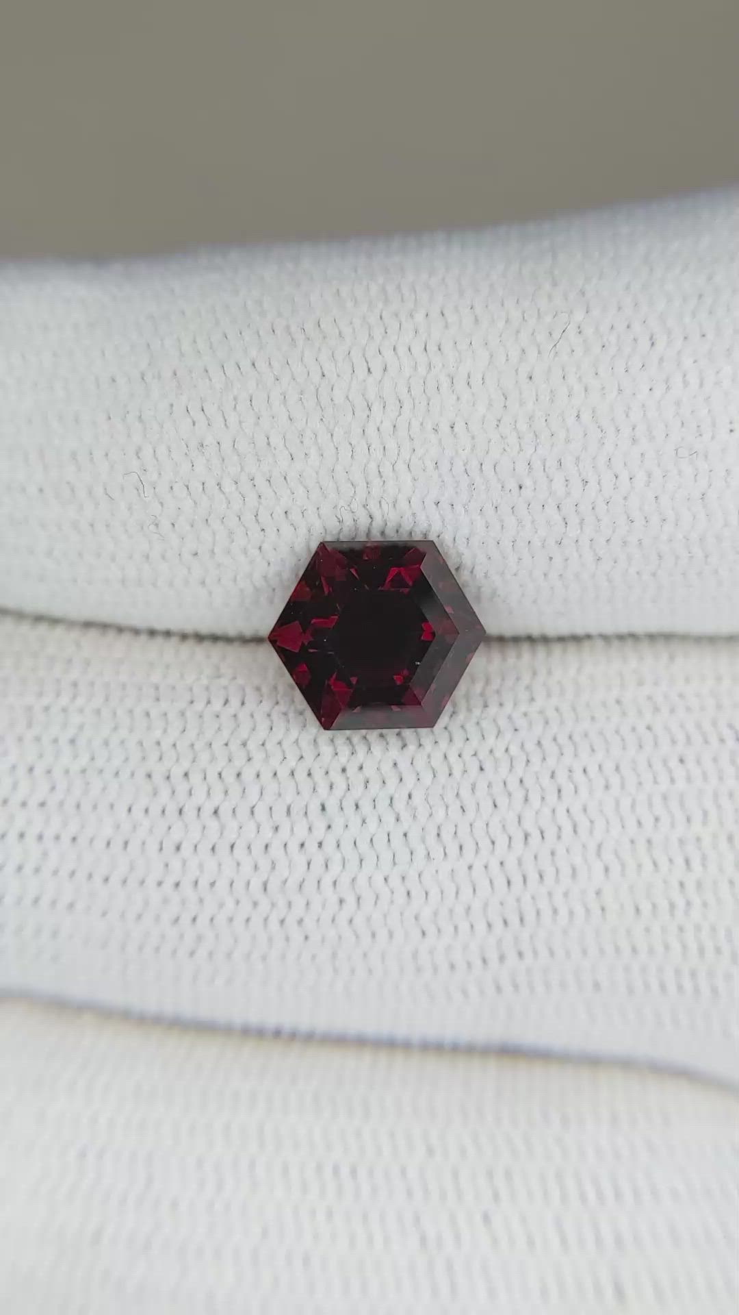2.93 Ct. Garnet from Ceylon (Sri Lanka) Size Video