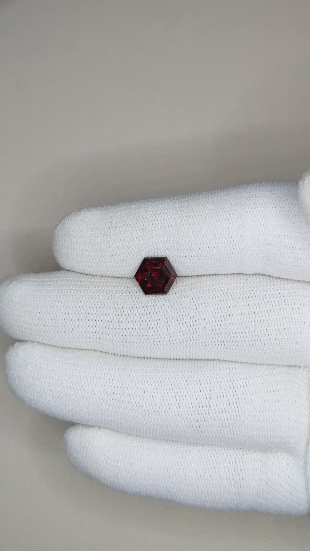 2.93 Ct. Garnet from Ceylon (Sri Lanka) Size Video