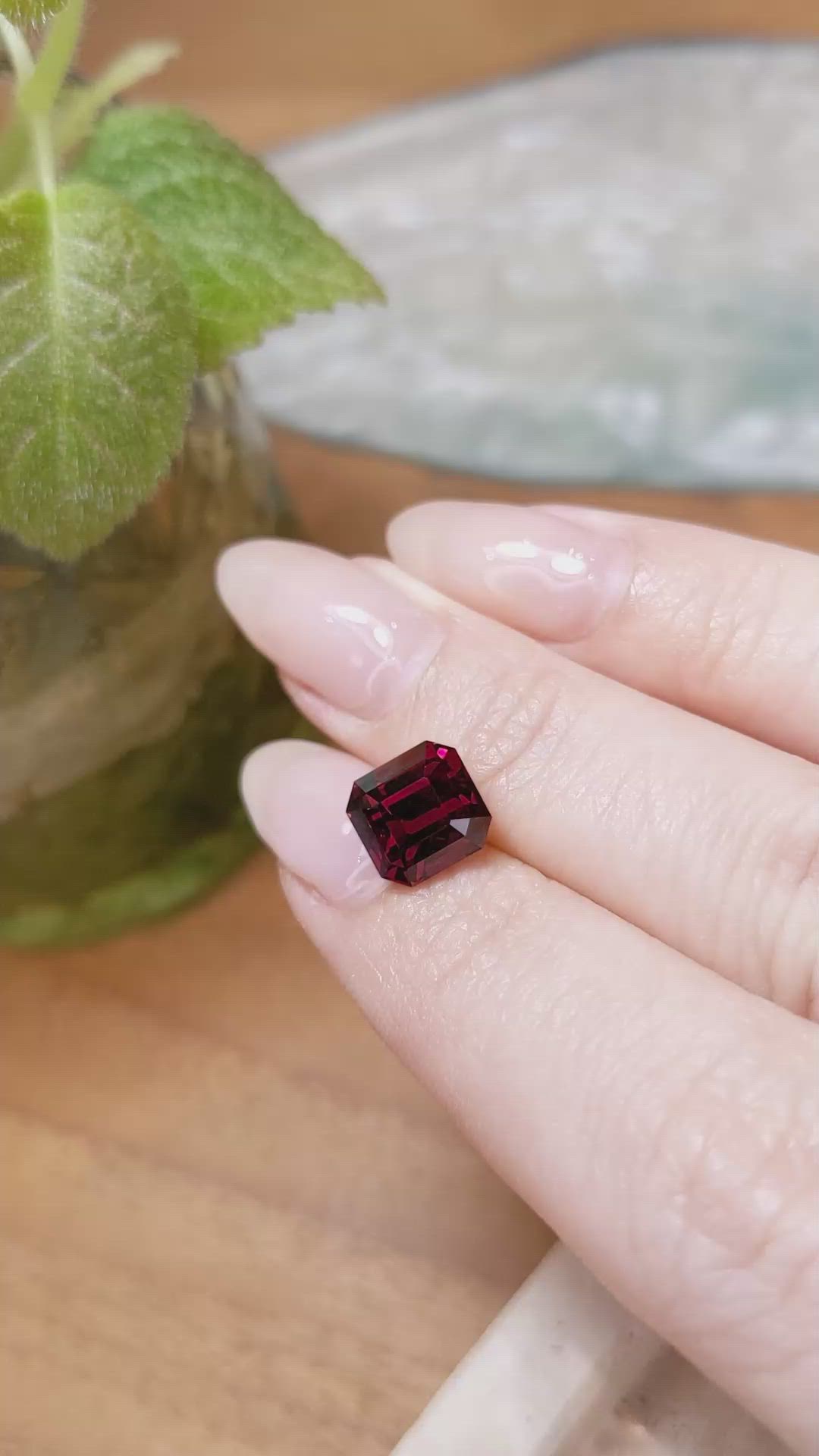 3.80 Ct. Garnet from Ceylon (Sri Lanka) Size Video