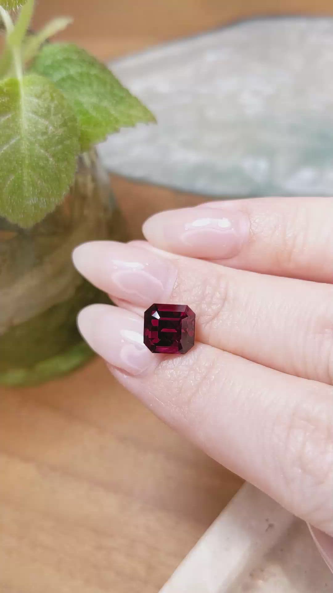 3.80 Ct. Garnet from Ceylon (Sri Lanka) Size Video