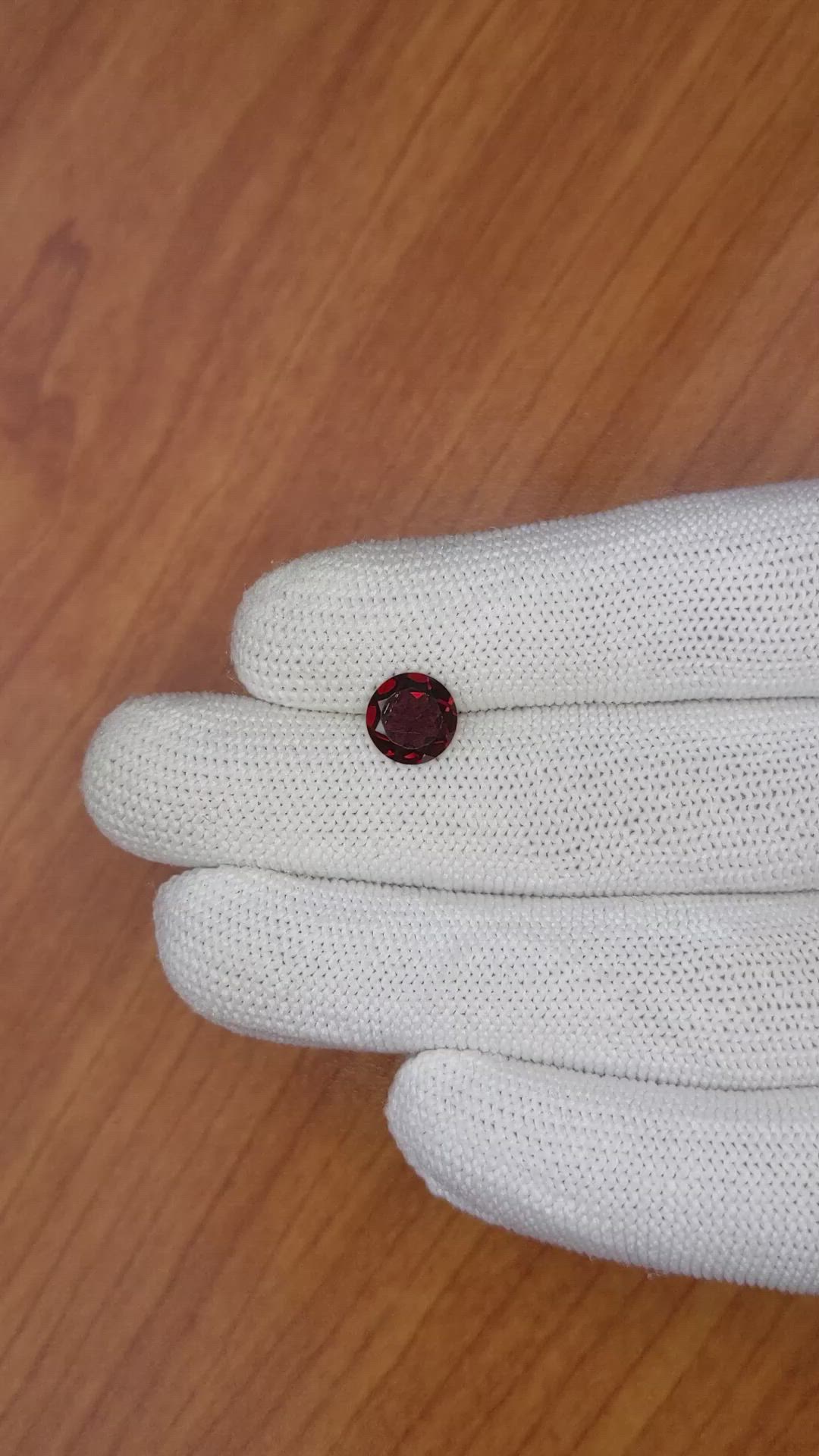 2.00 Ct. Garnet from Ceylon (Sri Lanka) Size Video