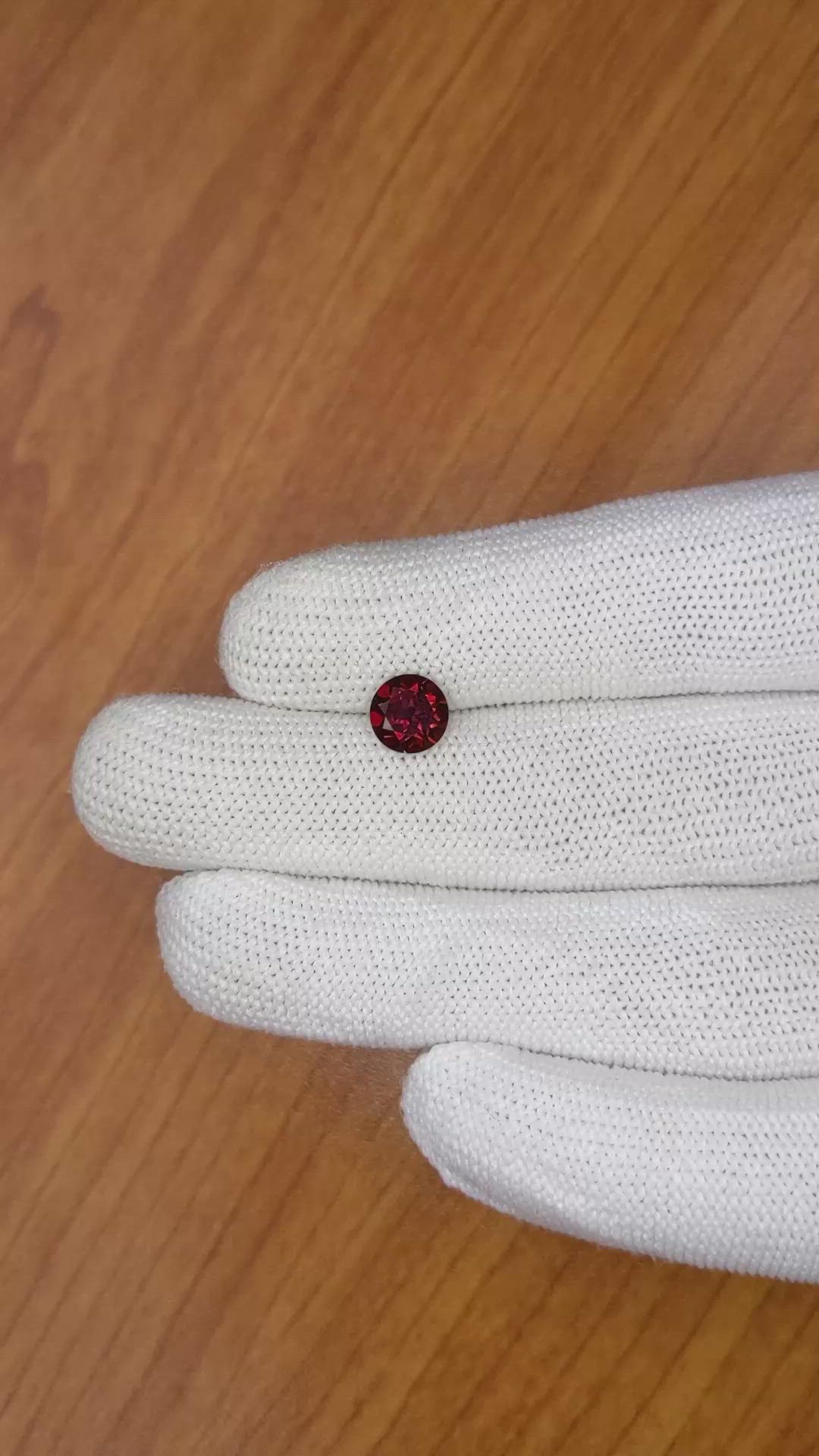 1.67 Ct. Almandine Garnet from Ceylon (Sri Lanka) Size Video