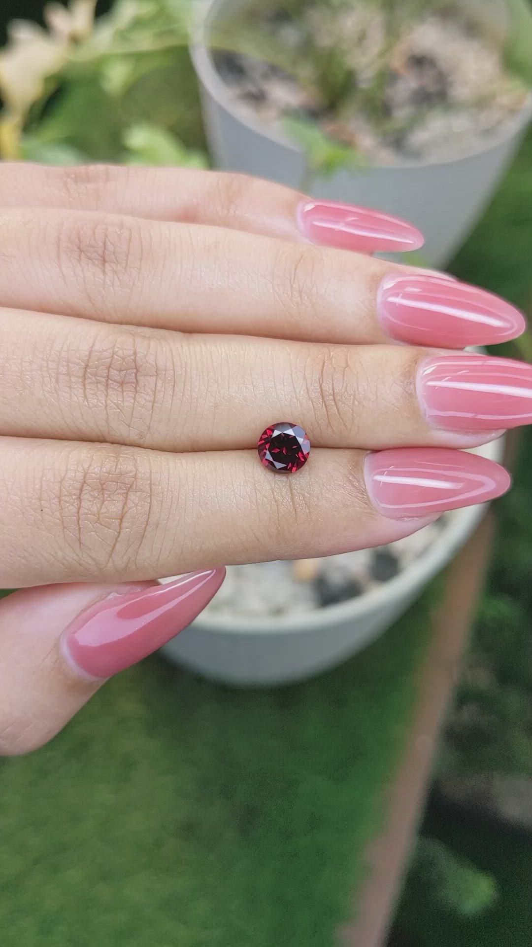 1.27 Ct. Almandine Garnet from Ceylon (Sri Lanka) Size Video