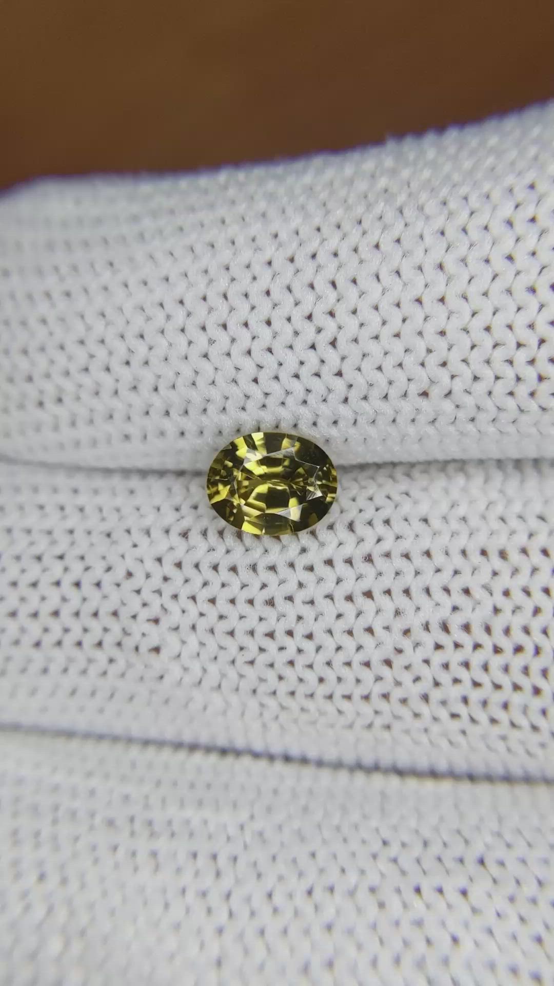 1.32 Ct. Zircon from Ceylon (Sri Lanka) Size Video