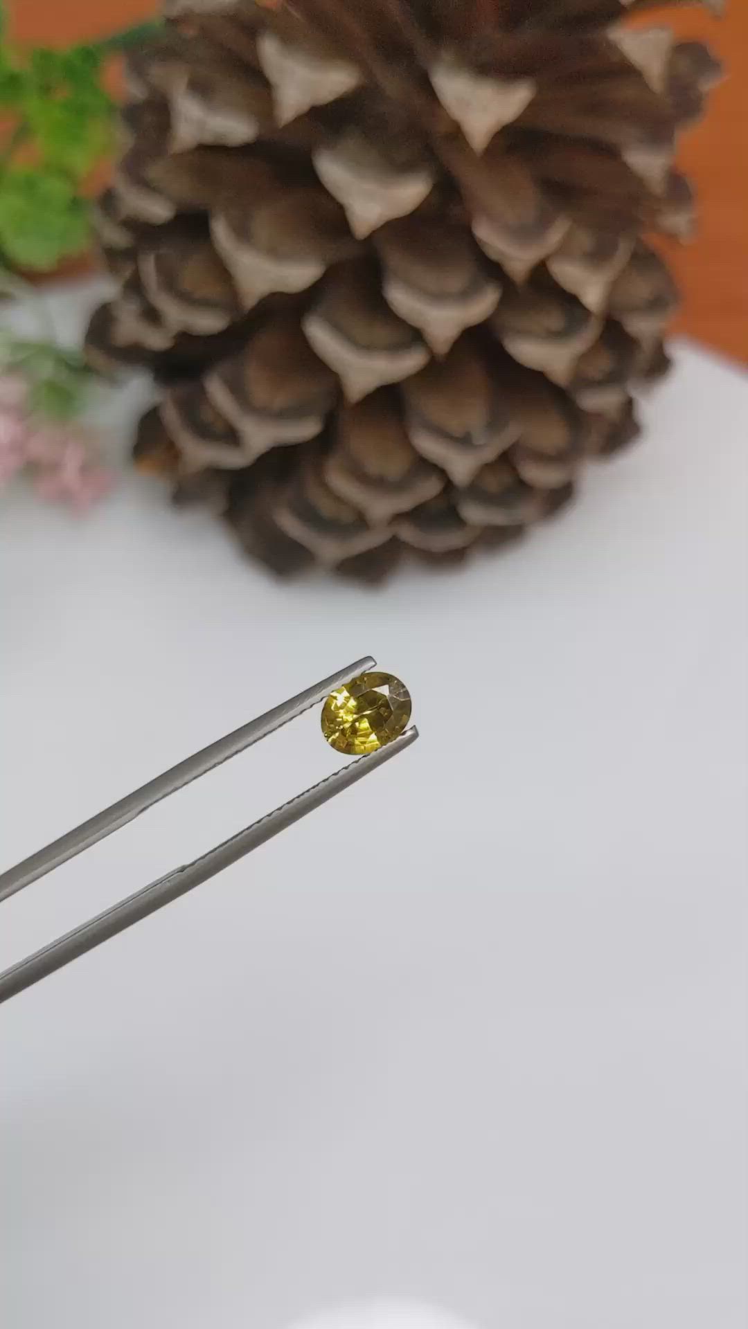 1.32 Ct. Zircon from Ceylon (Sri Lanka) Size Video