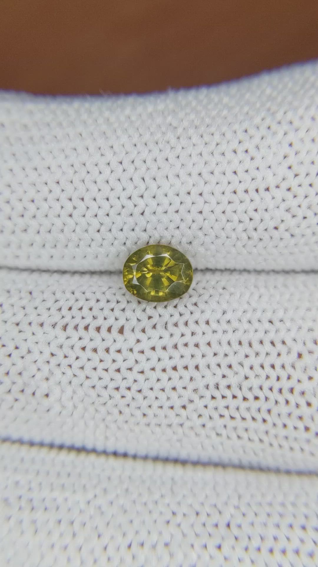 1.24 Ct. Zircon from Ceylon (Sri Lanka) Size Video