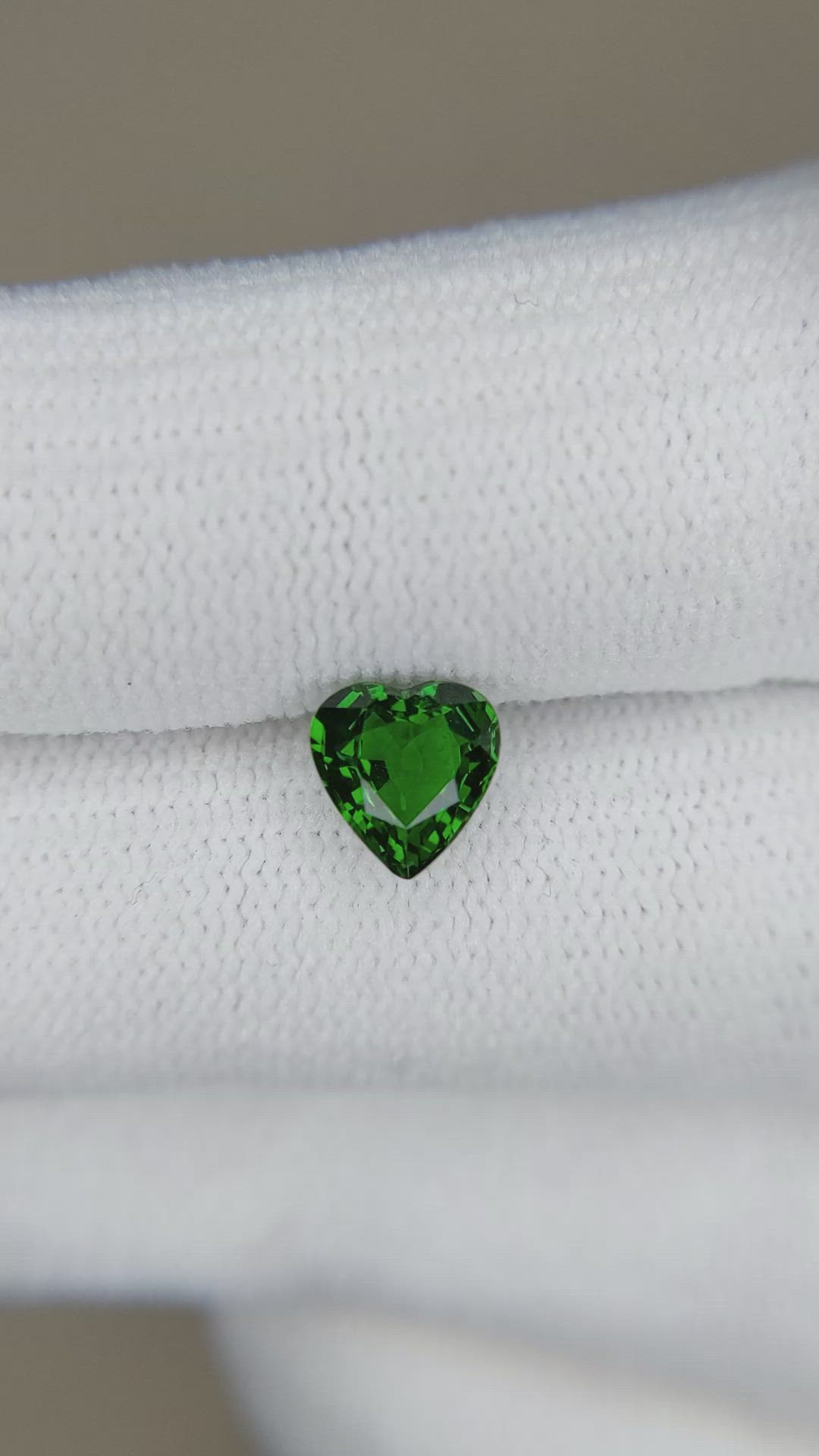 0.95 Ct. Tsavorite Garnet from East Africa Size Video