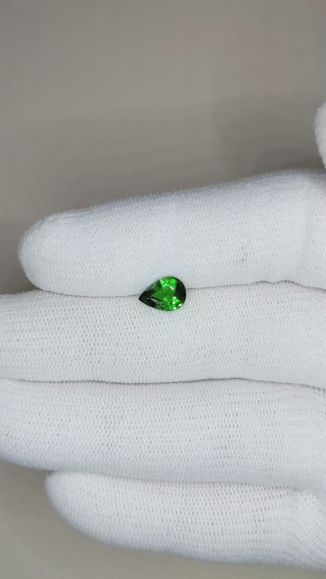 1.00 Ct. Tsavorite Garnet from East Africa Size Video