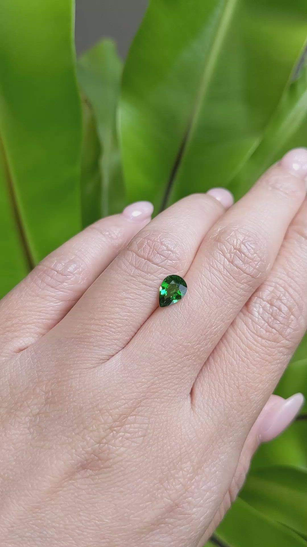 1.00 Ct. Tsavorite Garnet from East Africa Size Video