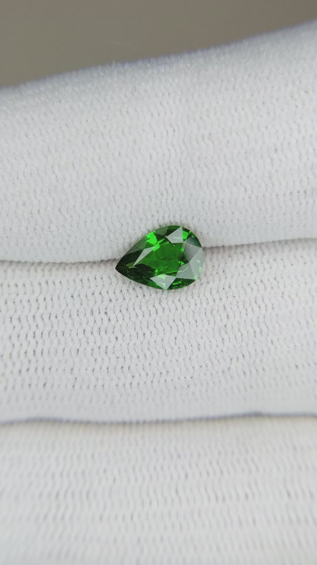1.00 Ct. Tsavorite Garnet from East Africa Size Video