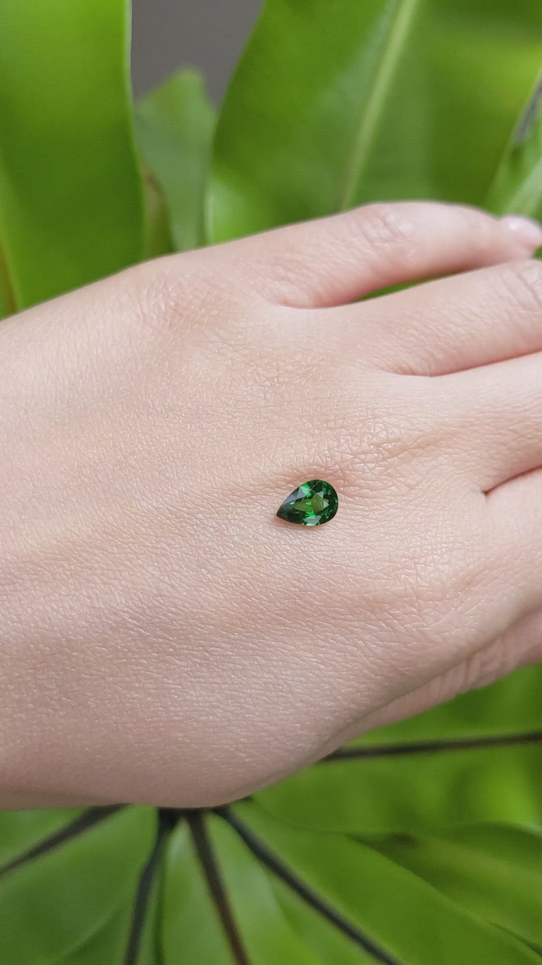 1.00 Ct. Tsavorite Garnet from East Africa Size Video