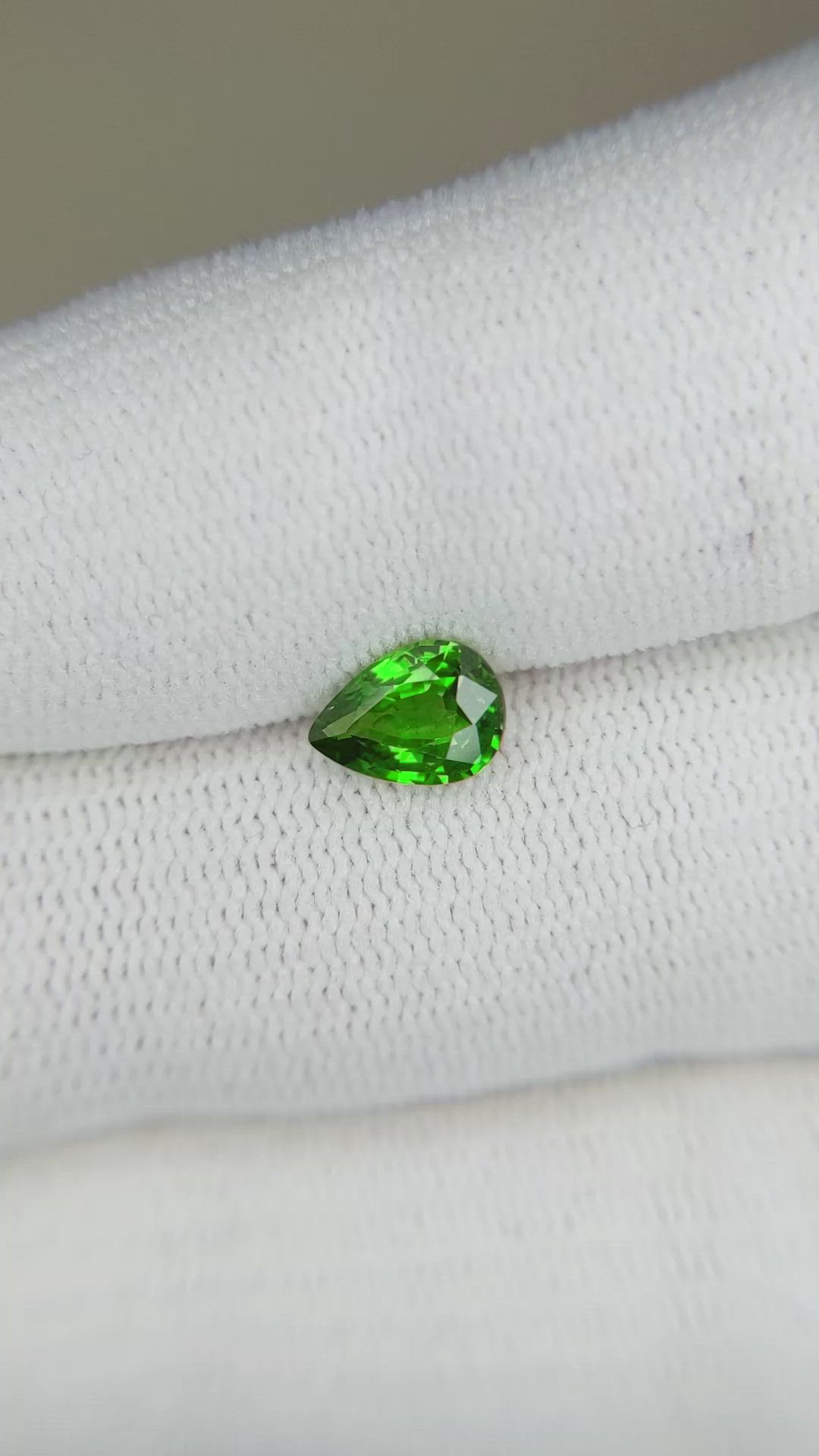 0.91 Ct. Tsavorite Garnet from East Africa Size Video