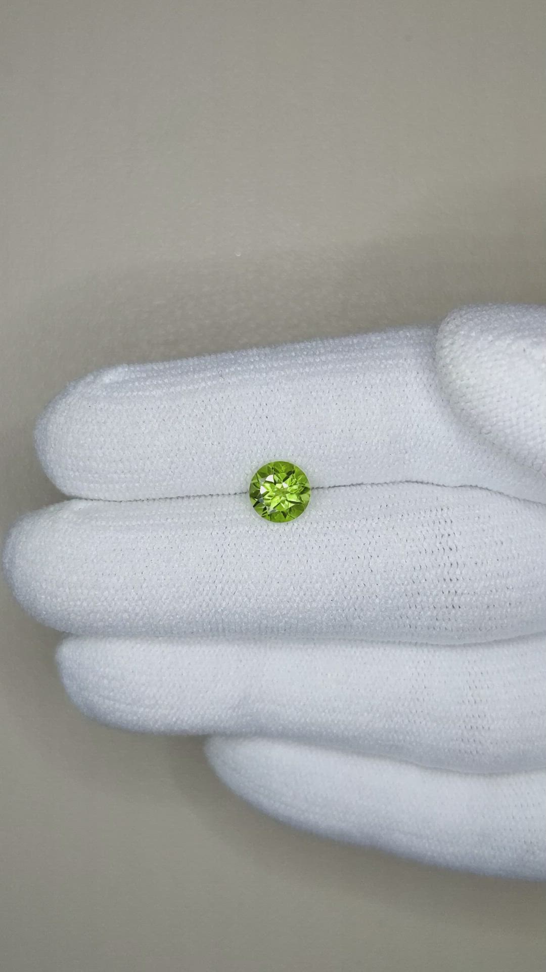 0.85 Ct. Peridot from China Size Video