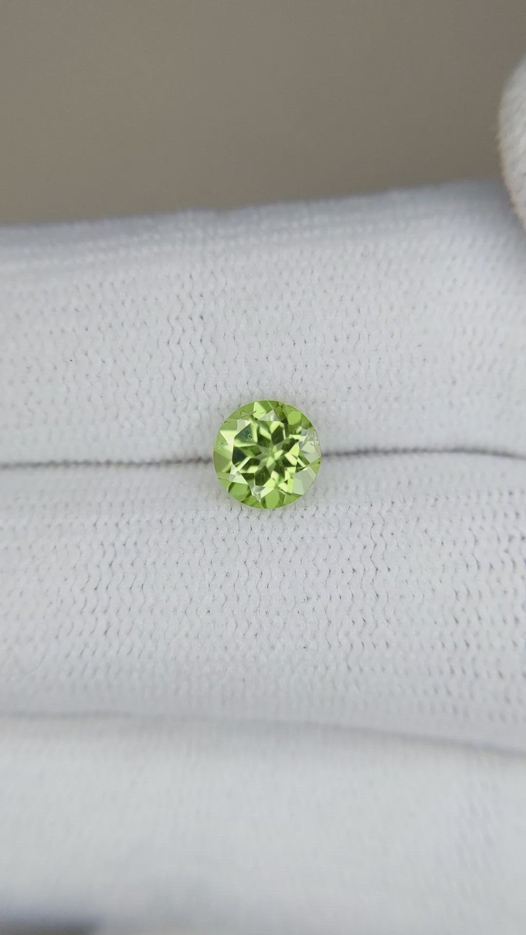 0.88 Ct. Peridot from China Size Video