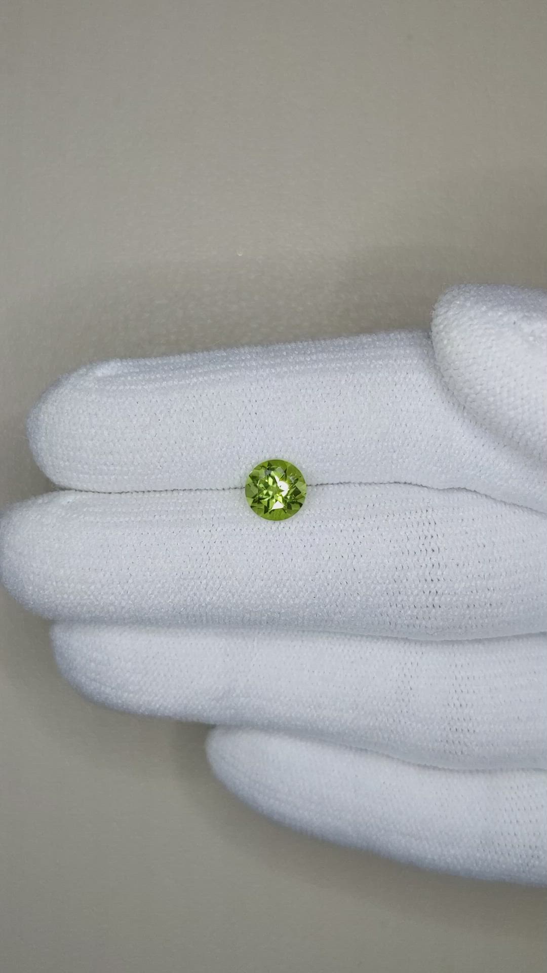 0.86 Ct. Peridot from China Size Video