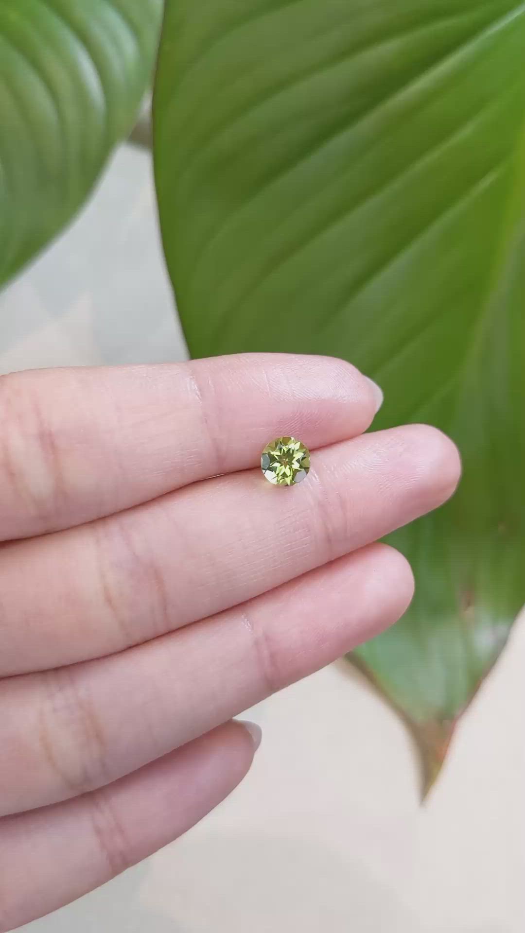 0.90 Ct. Peridot from China Size Video