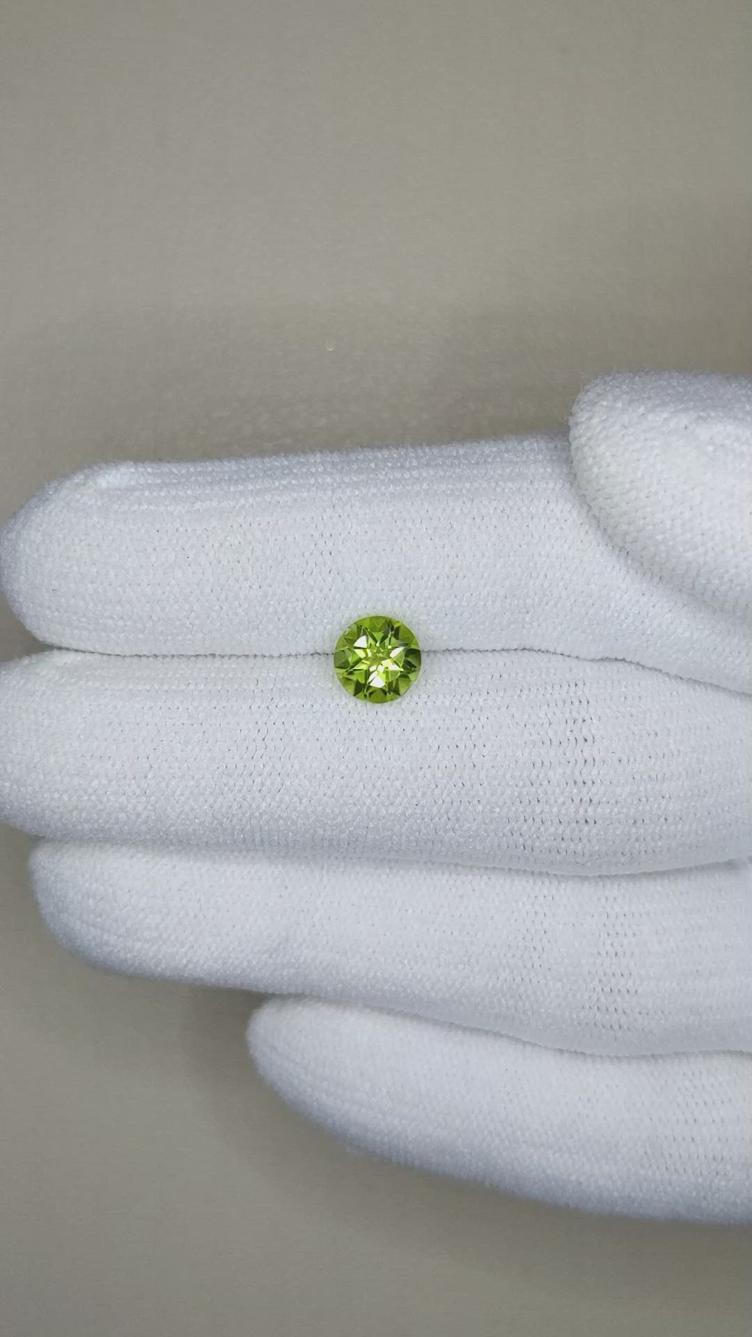 0.90 Ct. Peridot from China Size Video