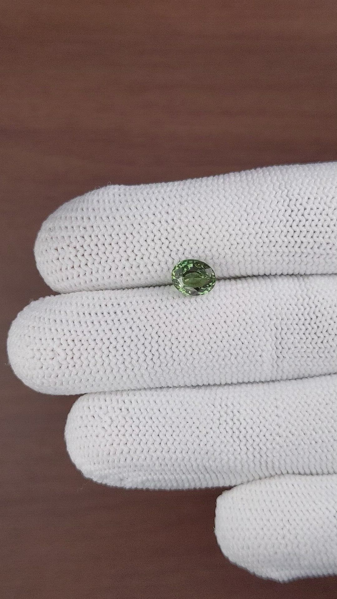 1.51 Ct. Alexandrite from Ceylon (Sri Lanka) Size Video