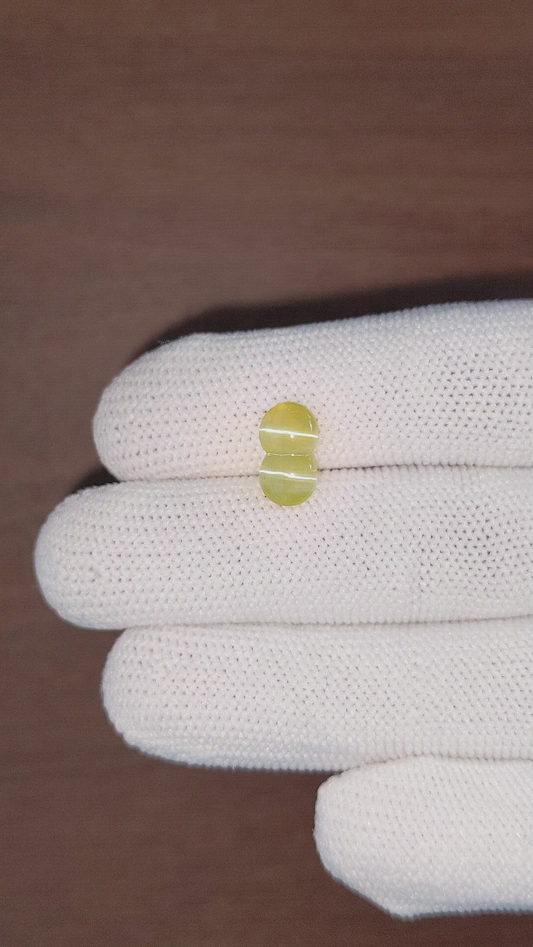 2.83 Ct. Cabochon Chrysoberyl from Ceylon (Sri Lanka) Size Video