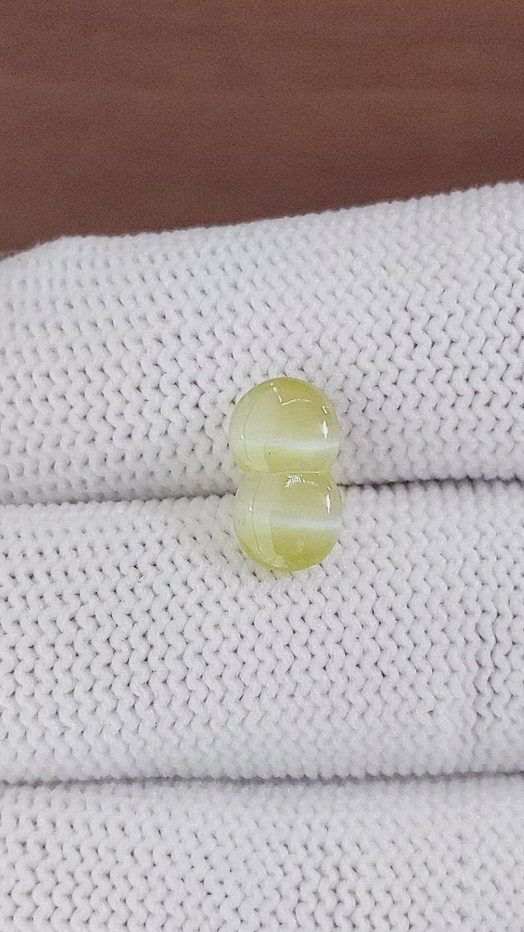 2.83 Ct. Cabochon Chrysoberyl from Ceylon (Sri Lanka) Size Video