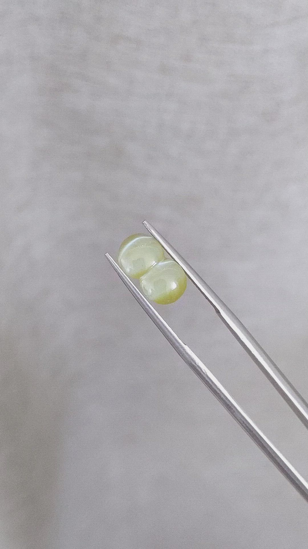 2.83 Ct. Cabochon Chrysoberyl from Ceylon (Sri Lanka) Size Video