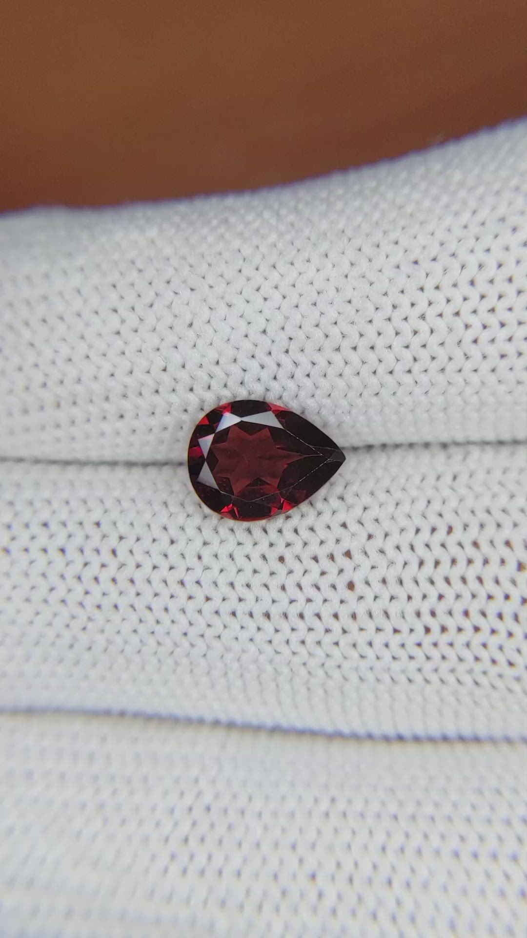 1.83 Ct. Garnet from Ceylon (Sri Lanka) Size Video