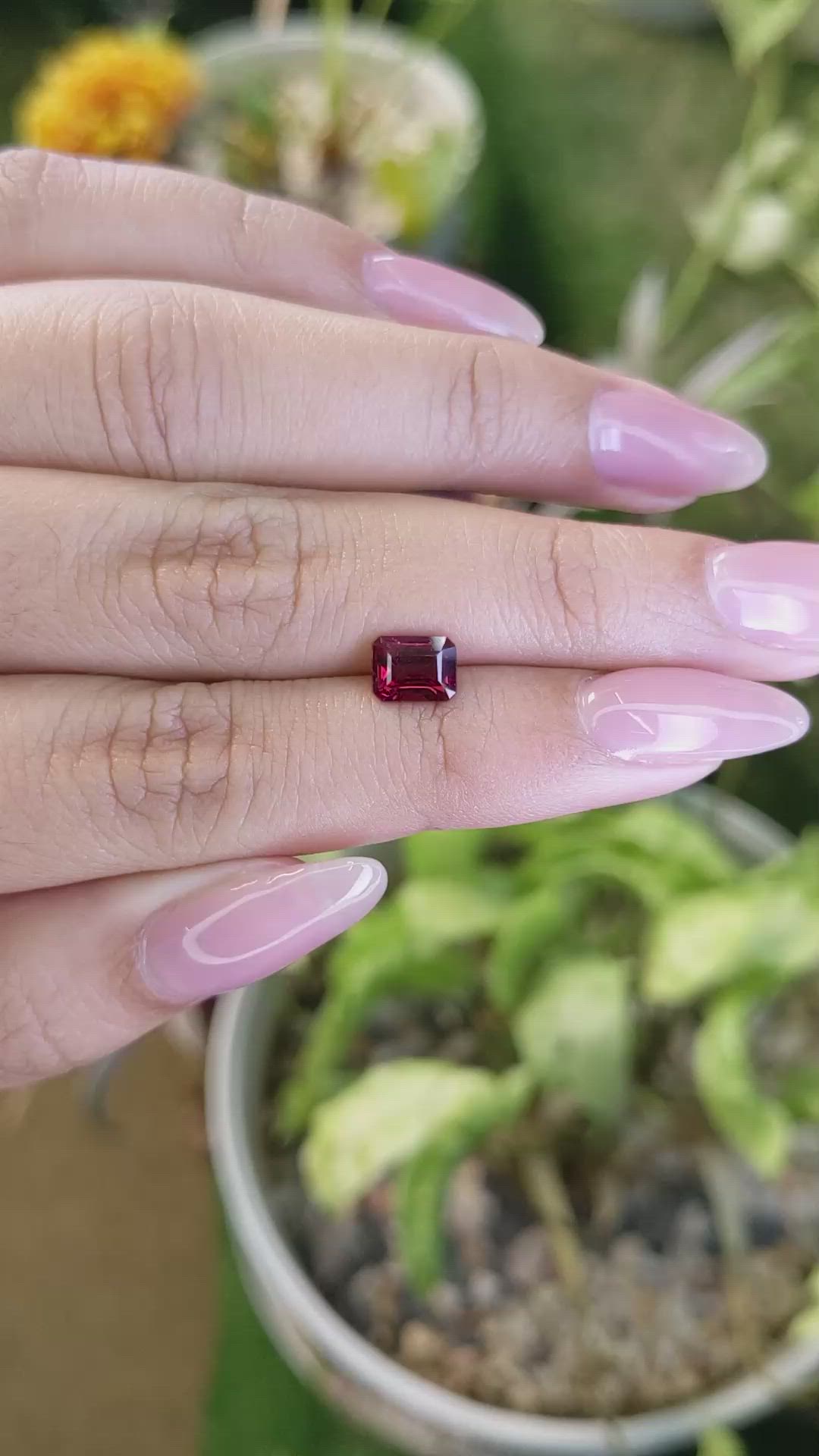 1.33 Ct. Garnet from Ceylon (Sri Lanka) Size Video