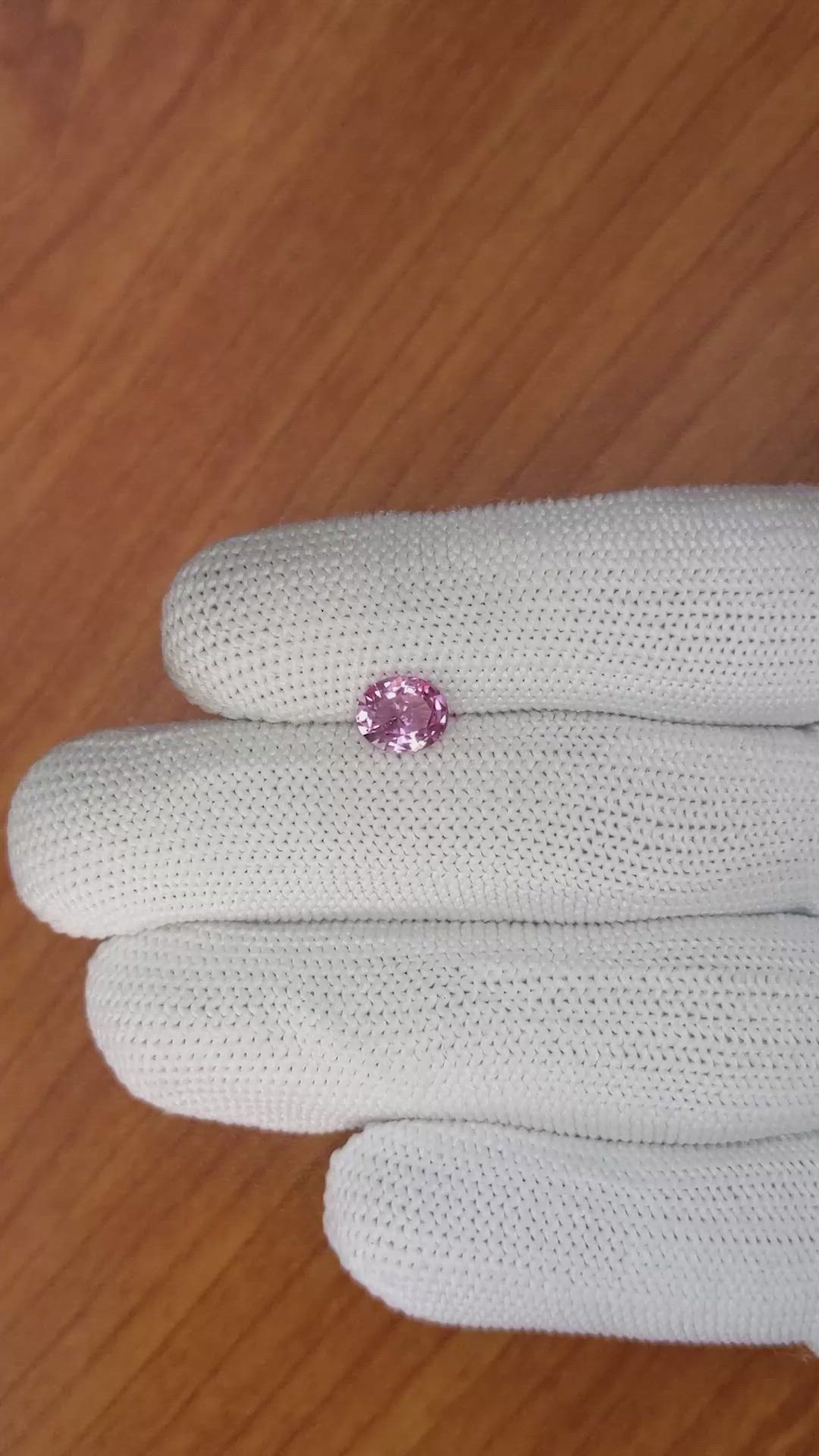 1.00 Ct. Spinel from Ceylon (Sri Lanka) Size Video