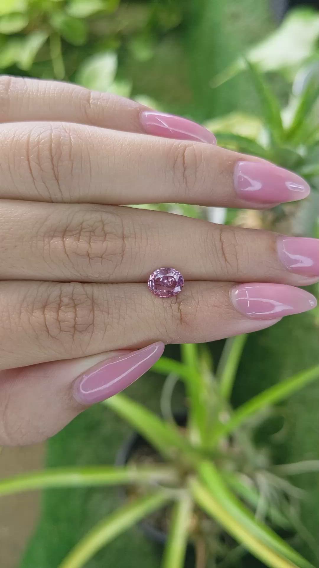 1.00 Ct. Spinel from Ceylon (Sri Lanka) Size Video