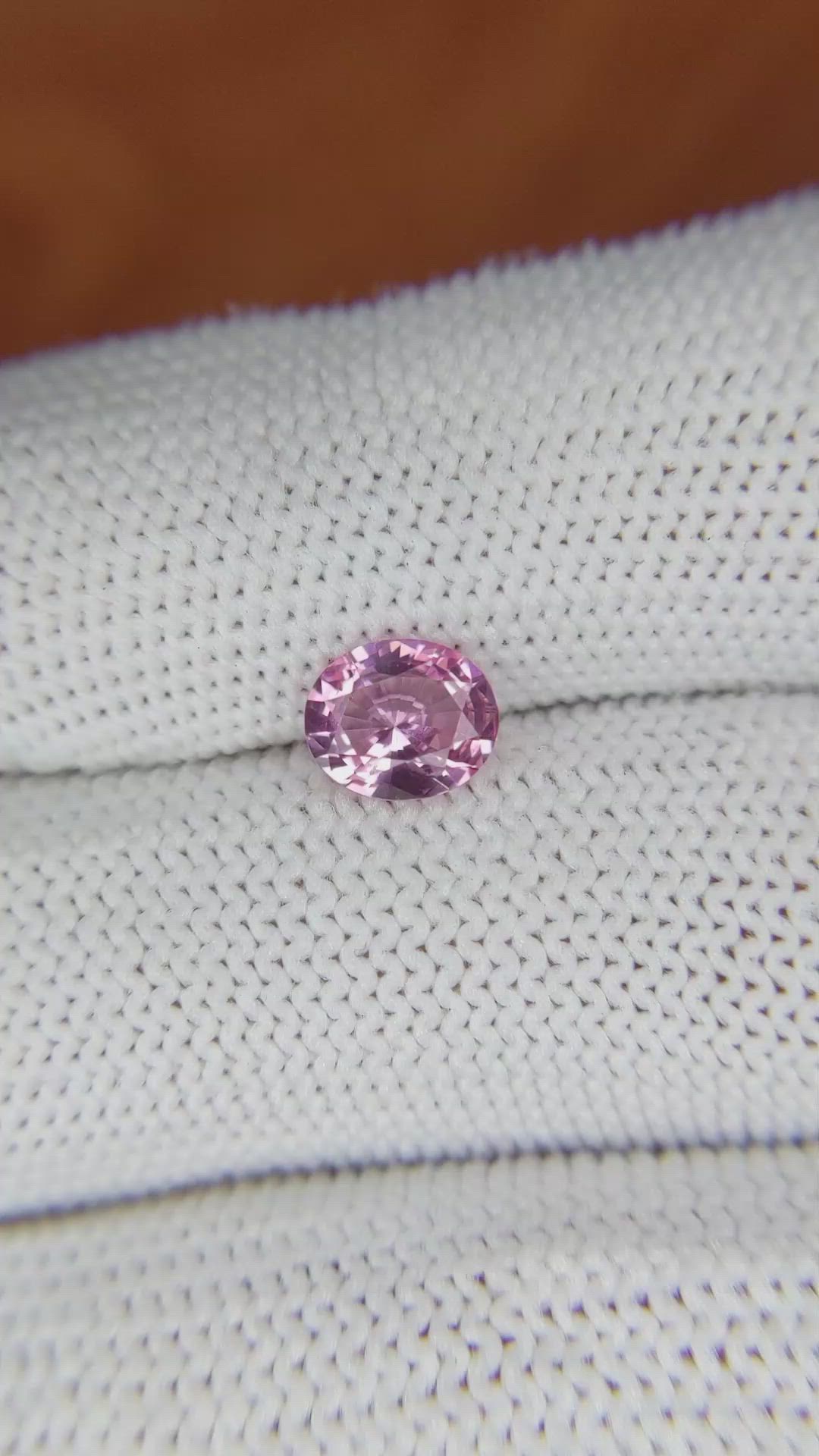 1.00 Ct. Spinel from Ceylon (Sri Lanka) Size Video