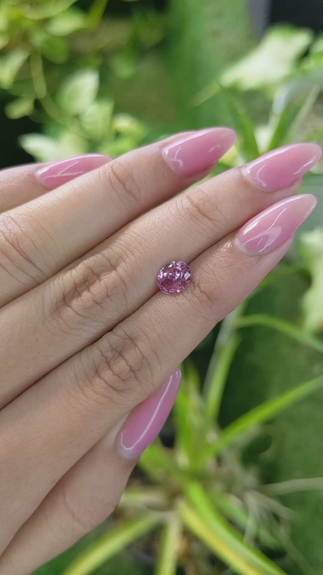 1.00 Ct. Spinel from Ceylon (Sri Lanka) Size Video