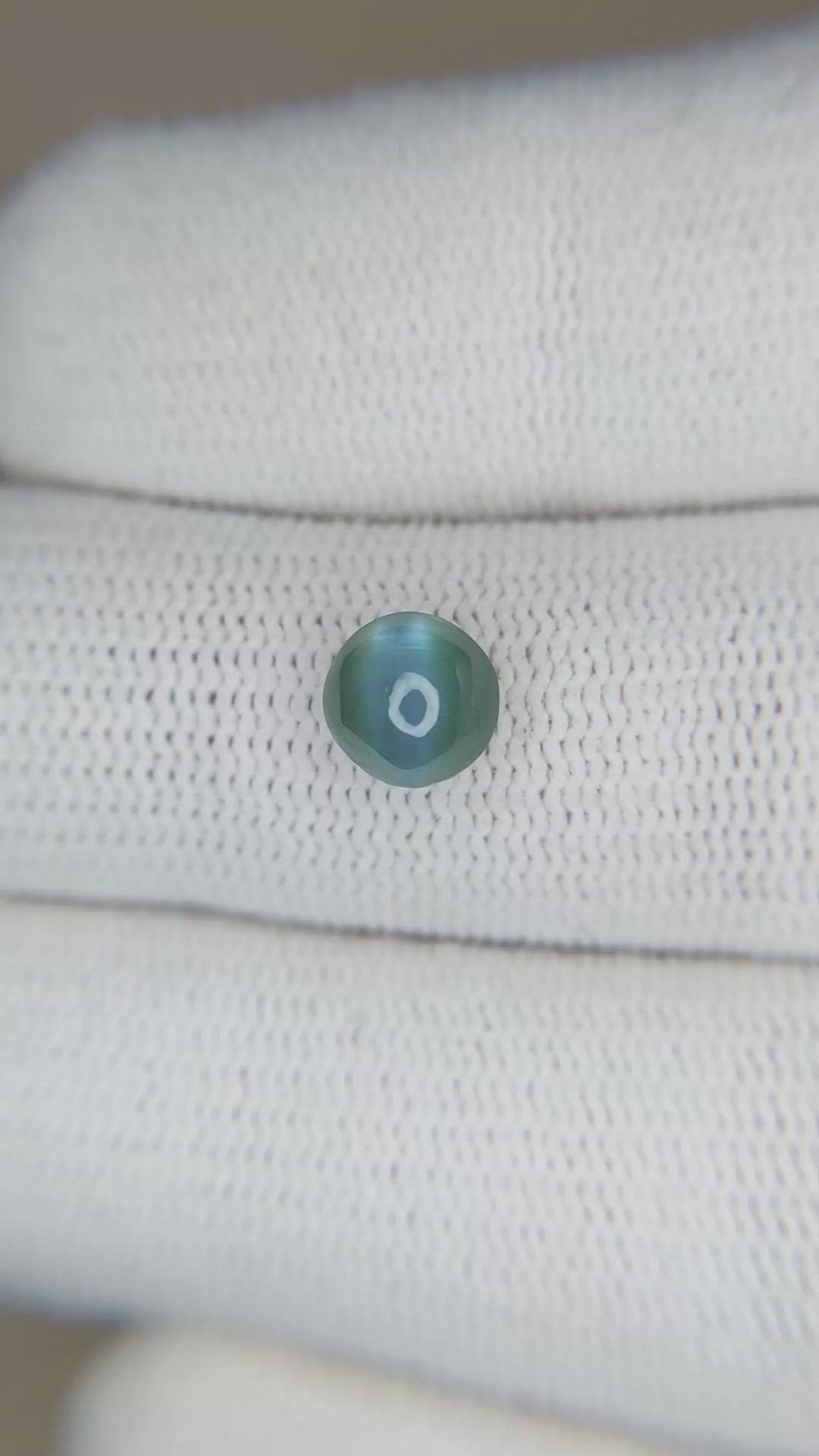 1.67 Ct. Cabochon Alexandrite from Ceylon (Sri Lanka) Size Video