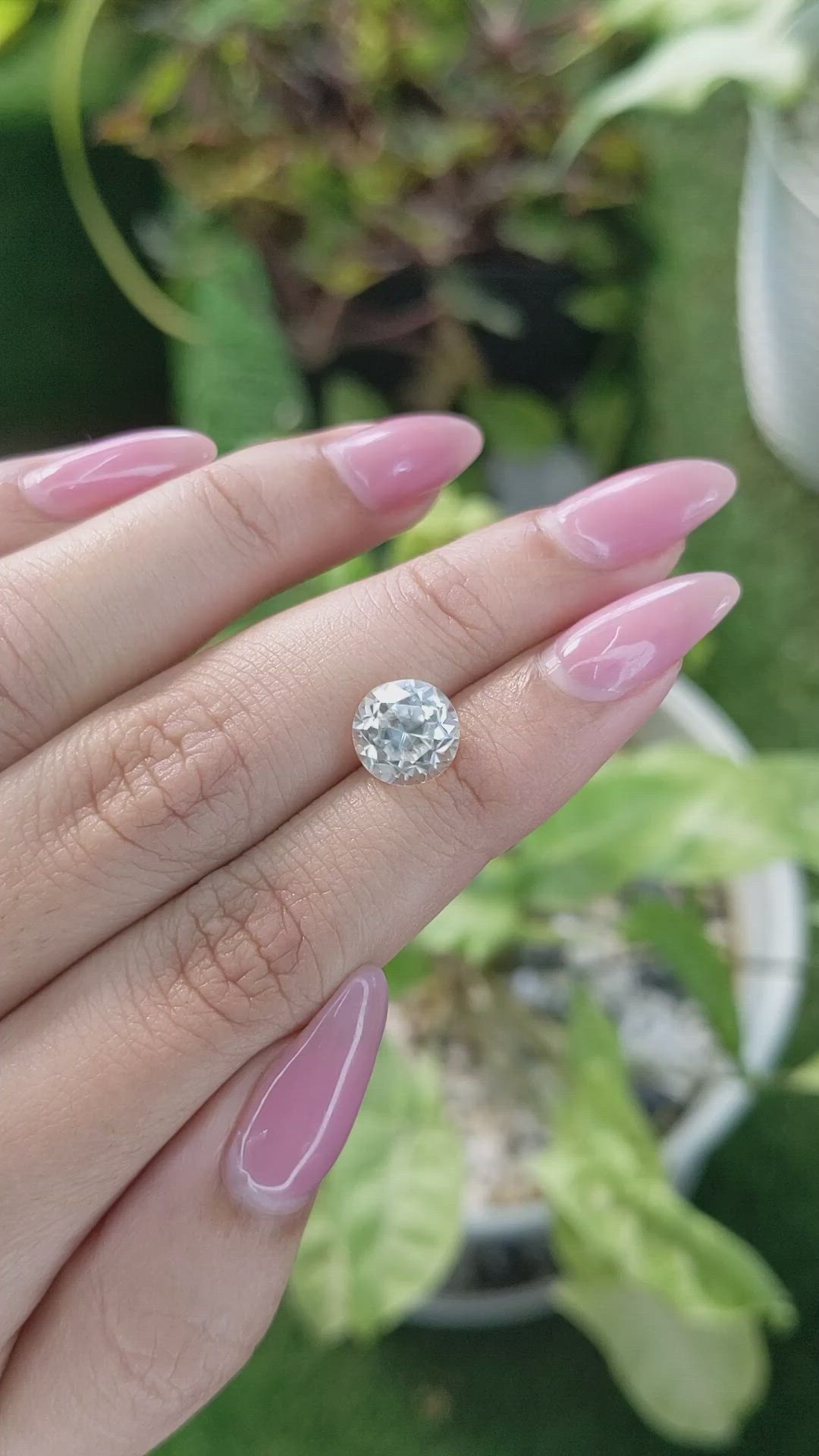4.29 Ct. Zircon from Ceylon (Sri Lanka) Size Video