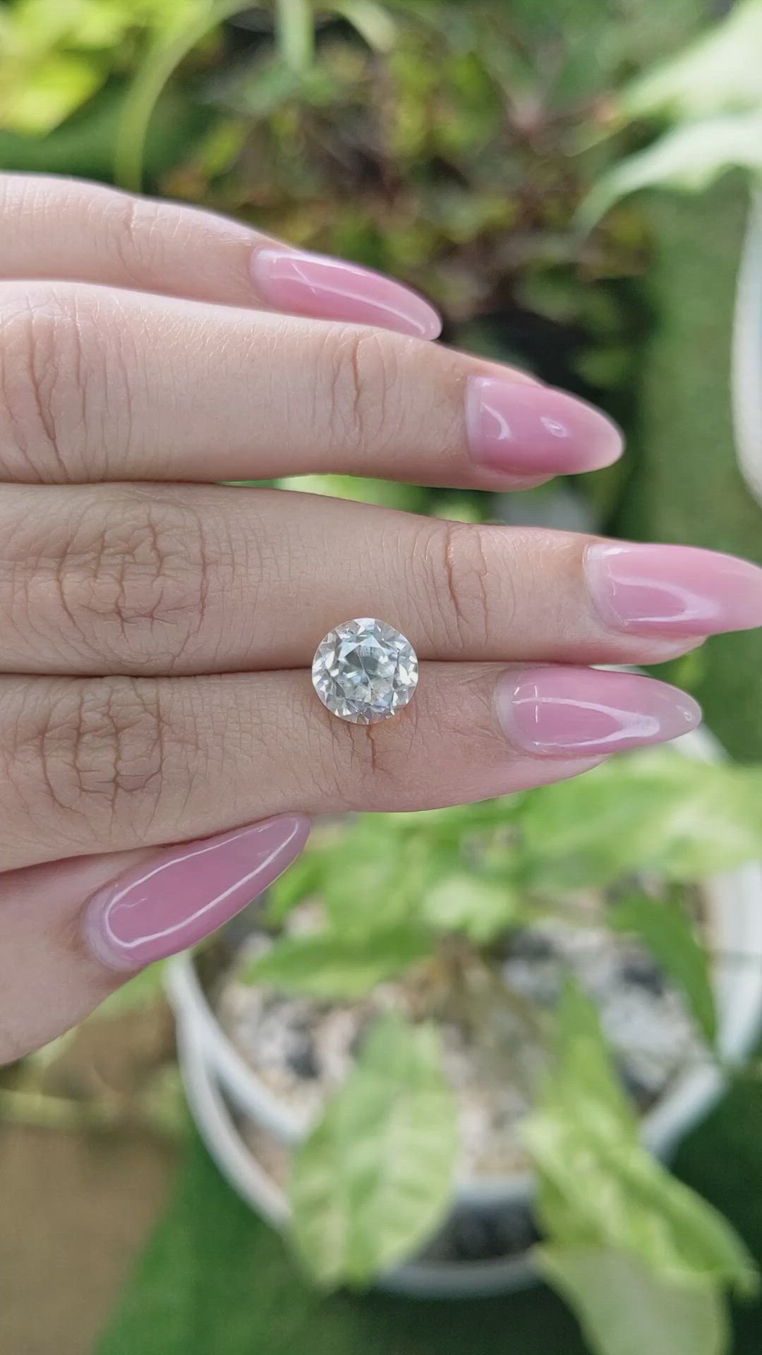 4.29 Ct. Zircon from Ceylon (Sri Lanka) Size Video