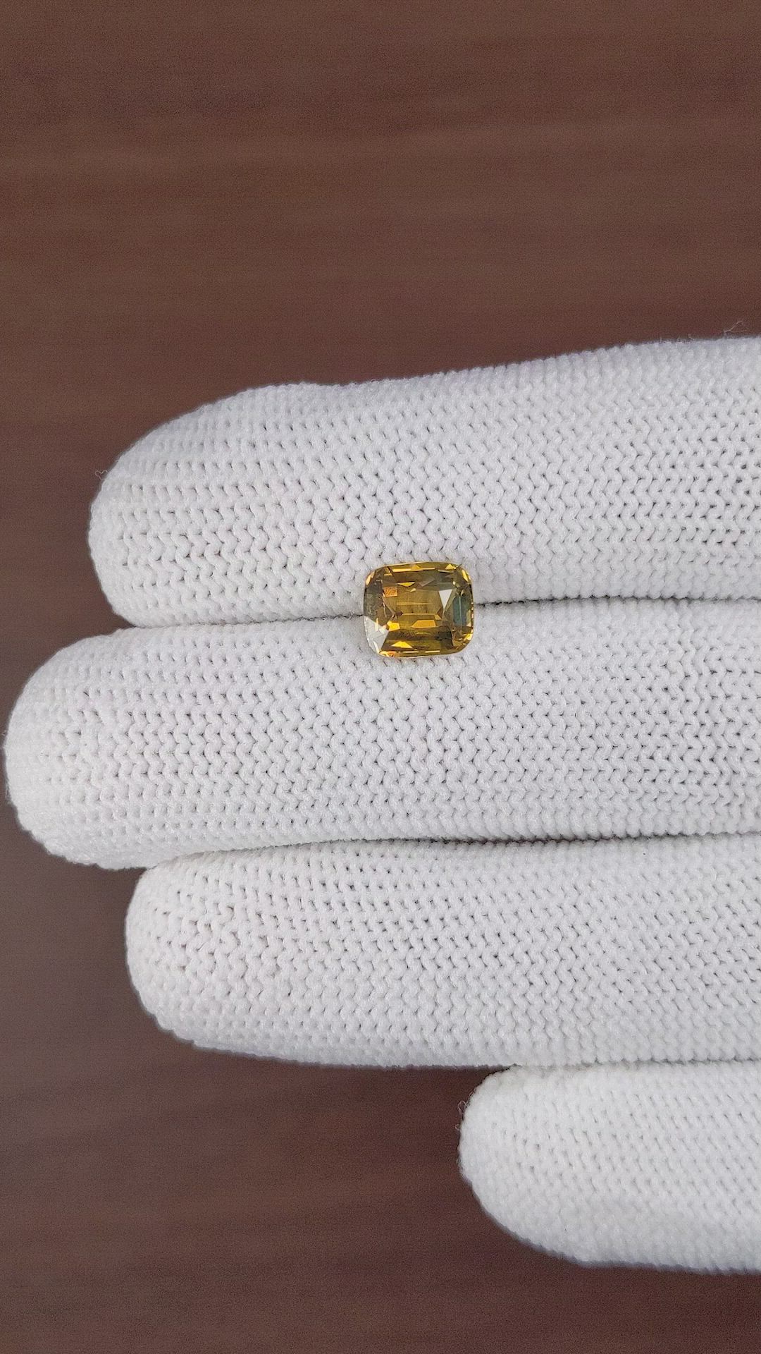 2.04 Ct. Alexandrite from Ceylon (Sri Lanka) Size Video