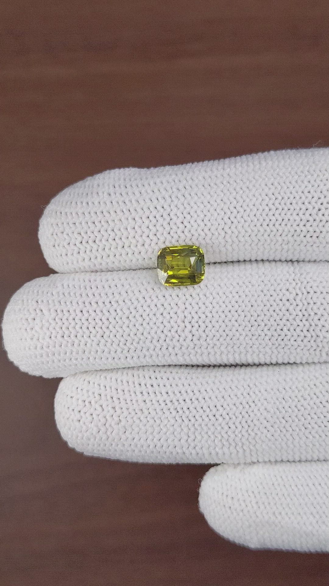 2.04 Ct. Alexandrite from Ceylon (Sri Lanka) Size Video
