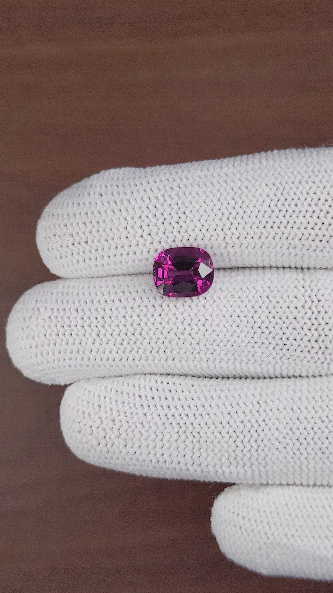 3.24 Ct. Spinel from Ceylon (Sri Lanka) Size Video