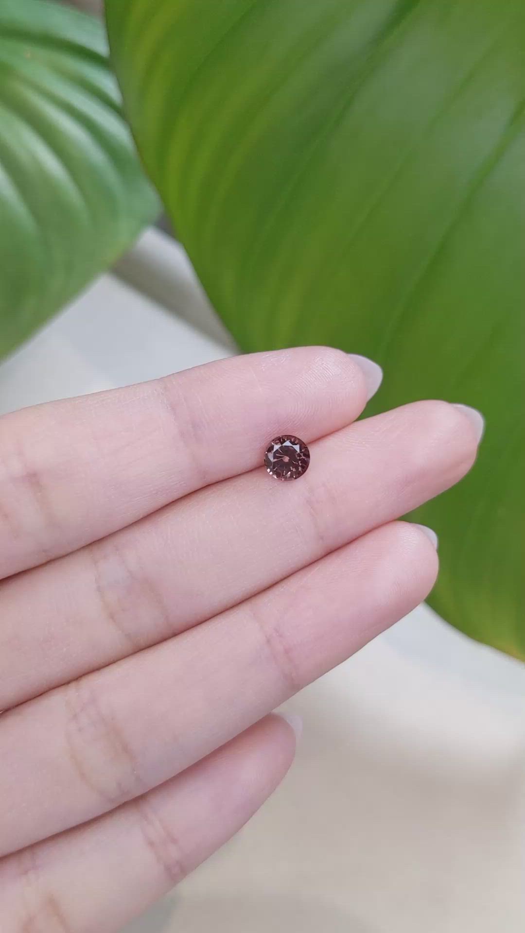 1.07 Ct. Zircon from Ceylon (Sri Lanka) Size Video