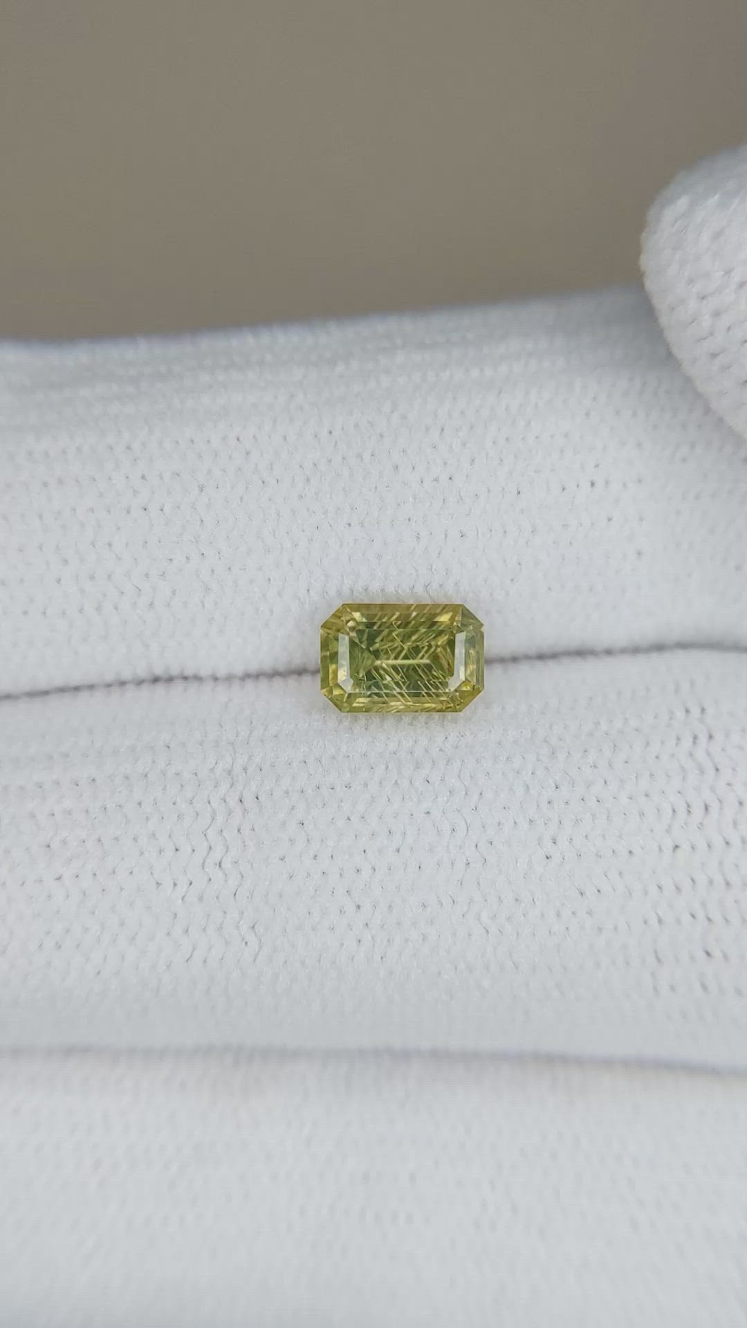 1.09 Ct. Zircon from Ceylon (Sri Lanka) Size Video