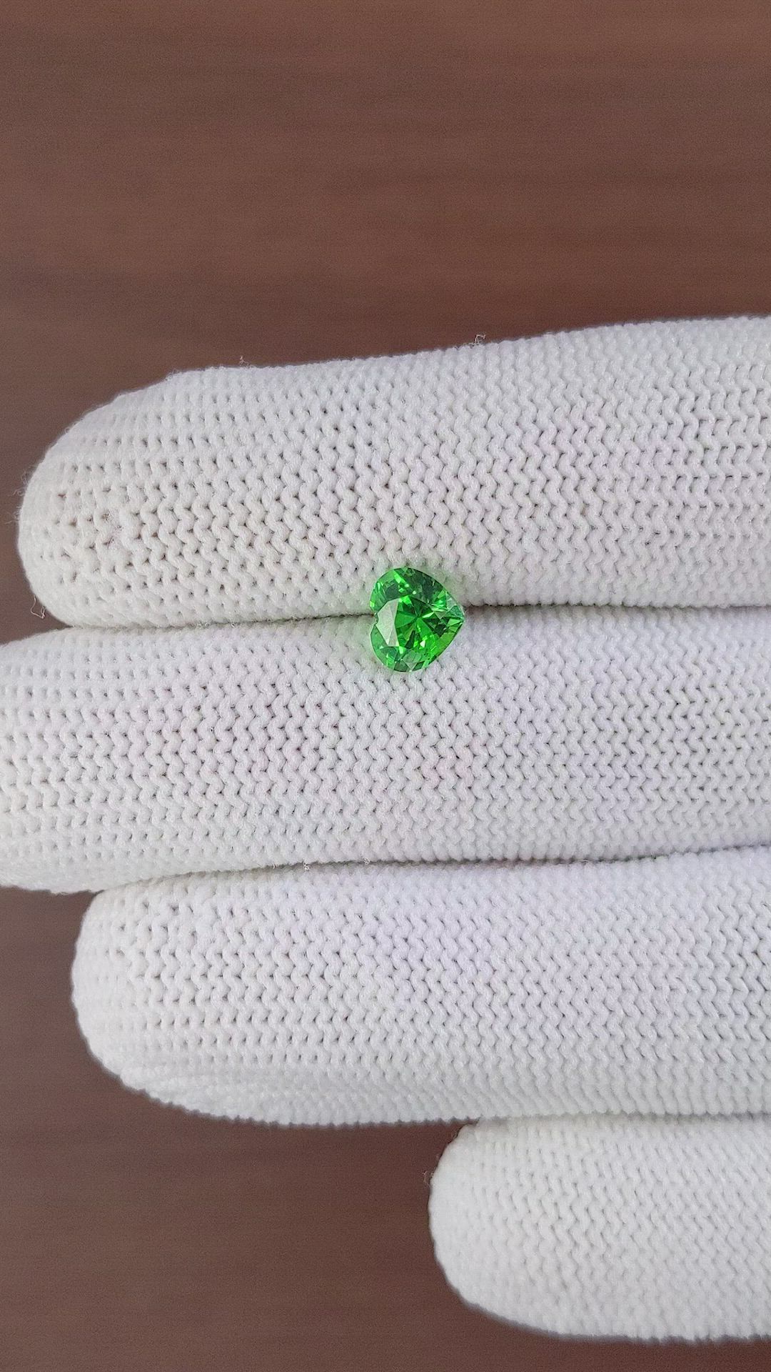 1.22 Ct. Tsavorite Garnet from Tanzania Size Video