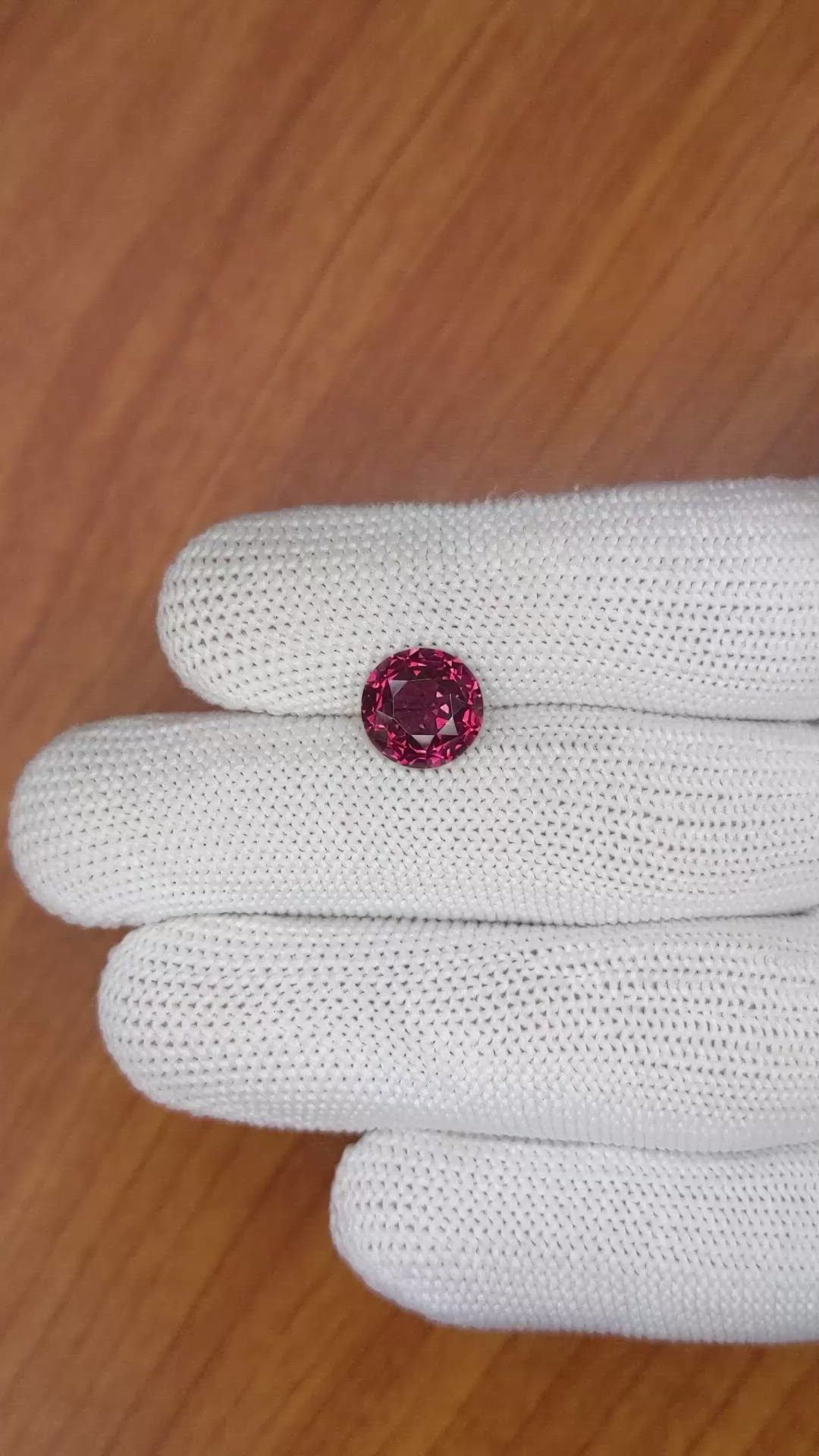 3.47 Ct. Rhodolite Garnet from Ceylon (Sri Lanka) Size Video