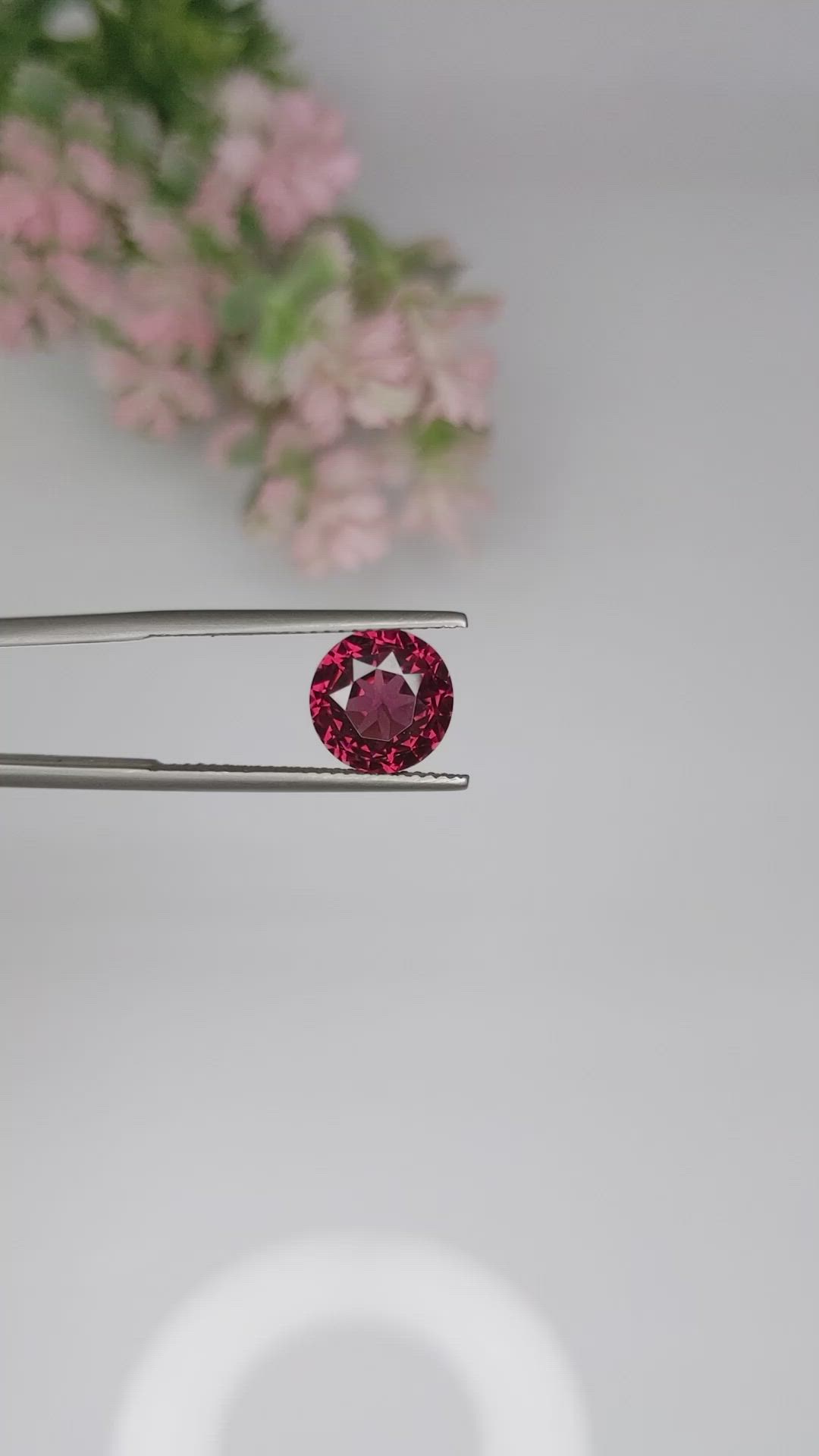 3.47 Ct. Rhodolite Garnet from Ceylon (Sri Lanka) Size Video