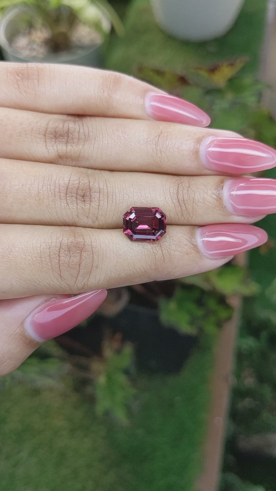 4.45 Ct. Rhodolite Garnet from Ceylon (Sri Lanka) Size Video