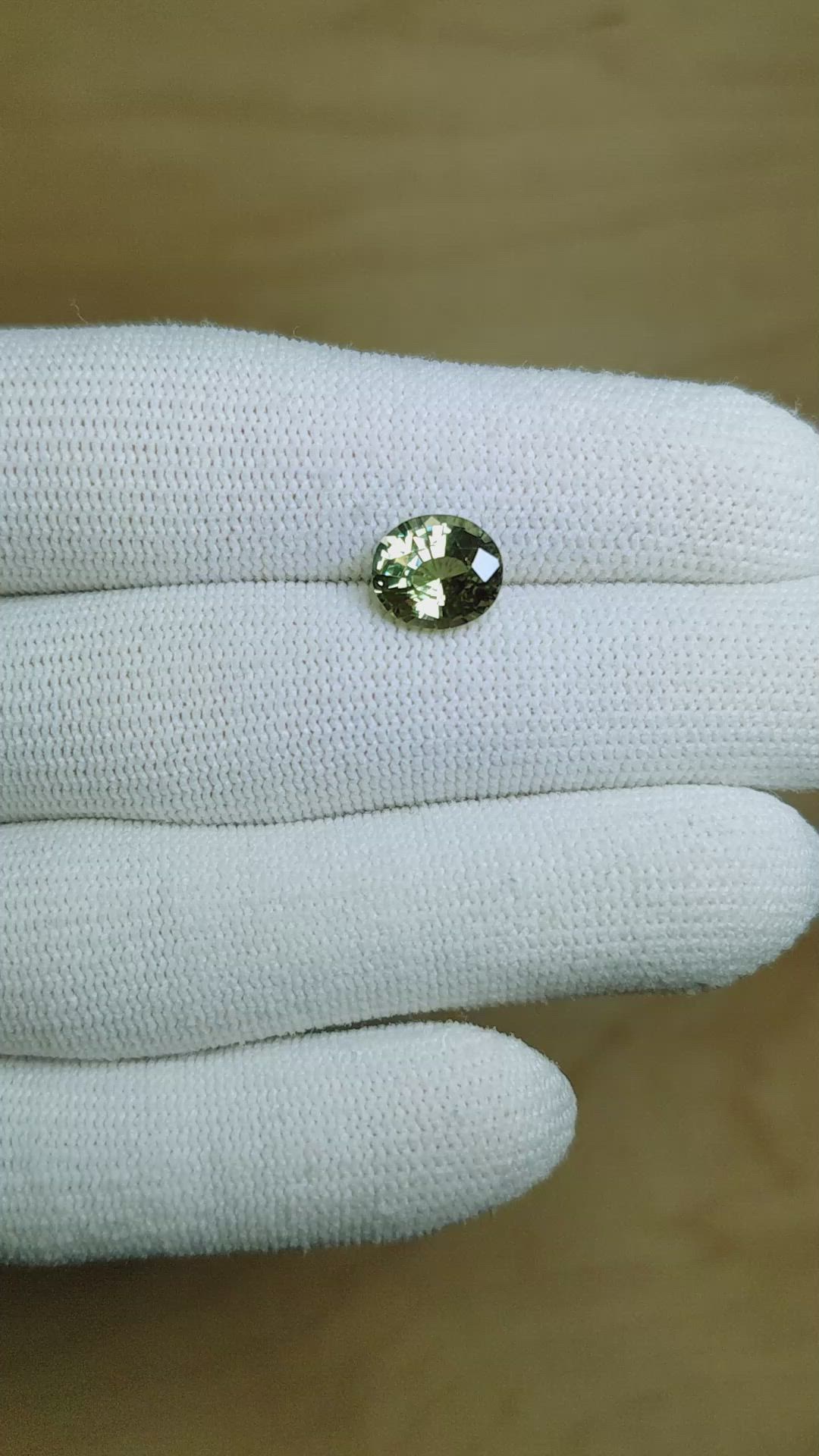 2.50 Ct. Alexandrite from Ceylon (Sri Lanka) Size Video