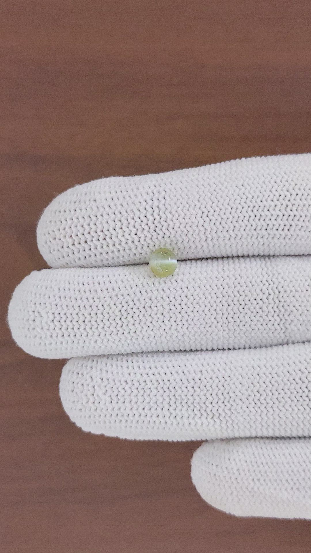 1.07 Ct. Cabochon Chrysoberyl from Ceylon (Sri Lanka) Size Video