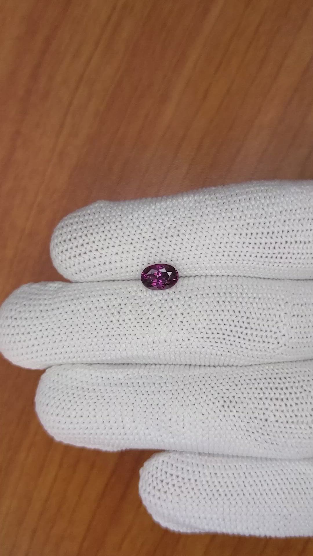 1.04 Ct. Spinel from Ceylon (Sri Lanka) Size Video